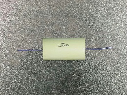 CL20金屬化聚酯膜電容器 （軸向）